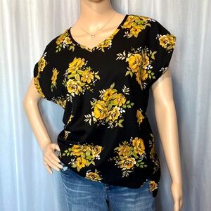 LIVE 4 TRUTH Women’s Short Sleeve V-Neck Top (Size M)